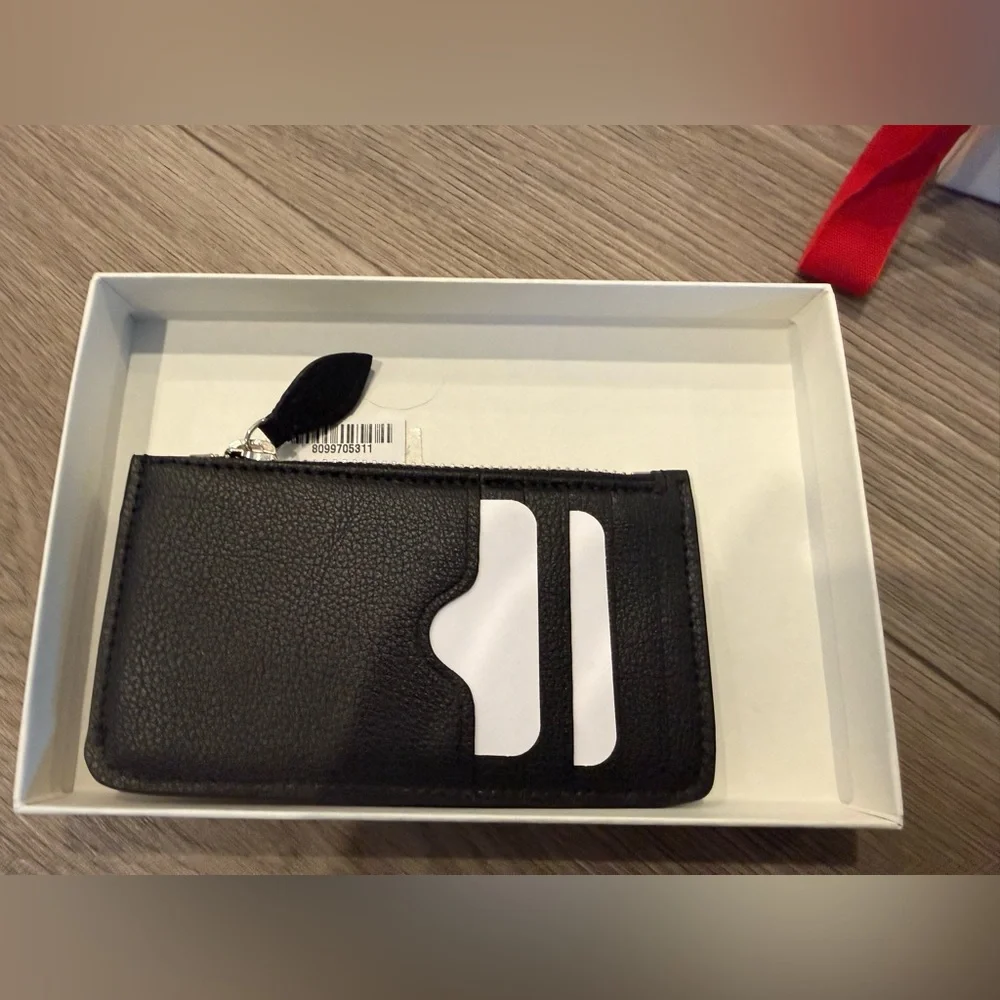 Alexander McQueen Black Leather Card Holder with Skull Accent. NWT. - Picture 2 of 5